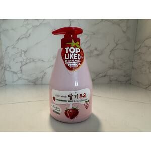 Kwailnara Welcos Strawberry Milk Body Cleanser, K-Beauty, 560mL/ 19.7 Oz. NEW